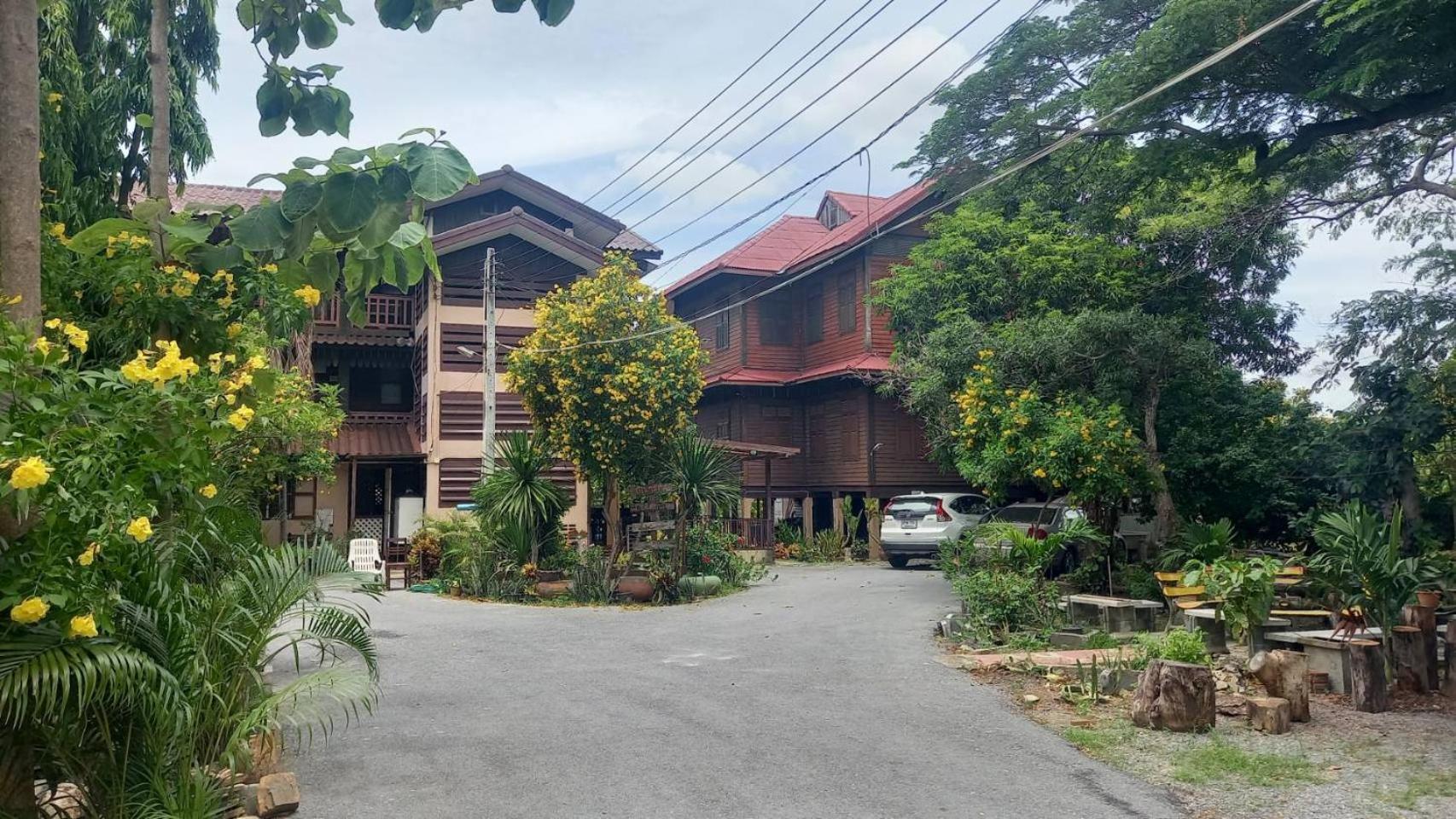 Baan Lotus Guest House 大城 外观 照片